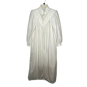 Vintage Vandemere House Coat‎
